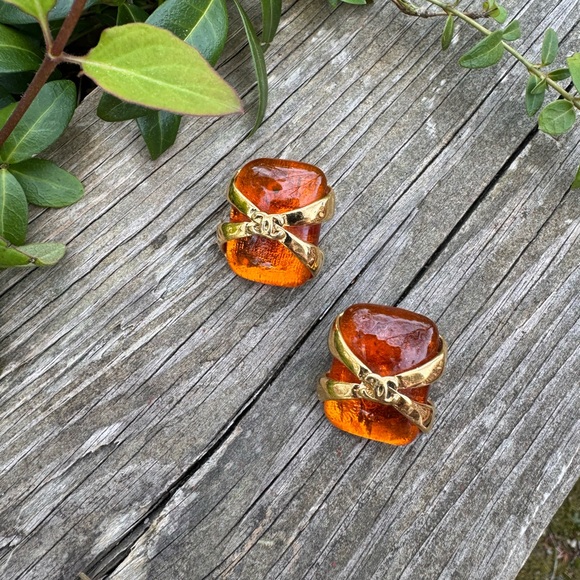 Vintage Chanel 1994 Gripoix Earrings - Picture 1 of 6